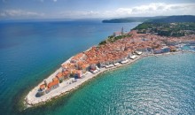 V Piranu se boste sprehodili po Tartinijevem trgu in mimo minoritskega samostana ter Pomorskega muzeja Sergeja Mašere.