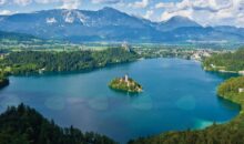 Mesto, ki leži na izrednem strateškem obrambnem položaju, je bilo naseljeno že v zgodnjem srednjem veku.