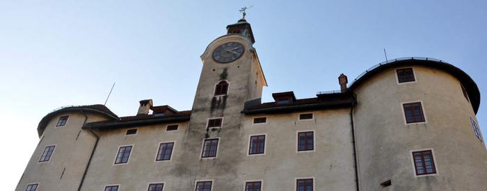 Obiščite Idrijo in odstrite tančice v njeno bogato zgodovino. Ne kuhajte doma, raje obiščite Idrijo ter okusite posebnost idrijskih žlikrofov!