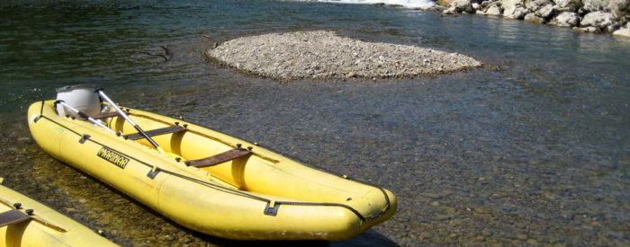 Spusti z raftom so najbolj priljubljena oblika čolnarjenja po Kolpi. Vožnja skozi jezove z raftom so posebno doživetje, ki ga bo obvladal veslač...
