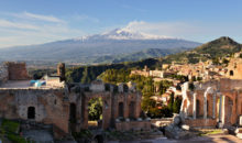 Prelep sredozemski otok z odlično ohranjeno antično dediščino.
Vzpon na Etno..Letalo, 4 dni, 868 EUR (večerje, vstopnine, Etna..)