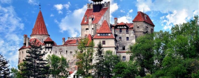 Odkrivanje čudovite dežele, njenih skrivnostnih legend in mogočnih gradov.